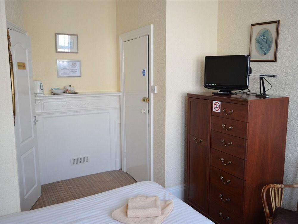 Chandos Premier Фолькустоун Экстерьер фото